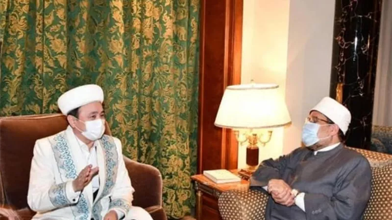 وزير الأوقاف يستقبل نائب مفتي كازاخستان