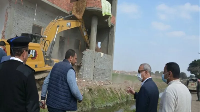 الهجان : إزالة 70 حالة تعدي على الاراضي الزراعية بقليوب