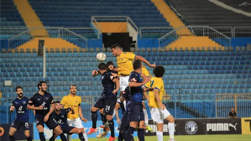 الشوط الأول .. التعادل السلبى بين الاسماعيلى وبيراميدز
