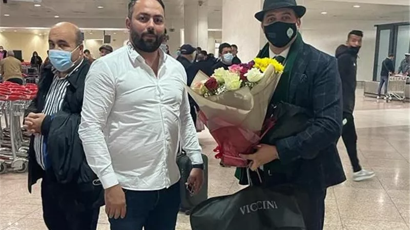 وفاق سطيف الجزائري يستقبل بعثة الرجاء المغربي بالورود
