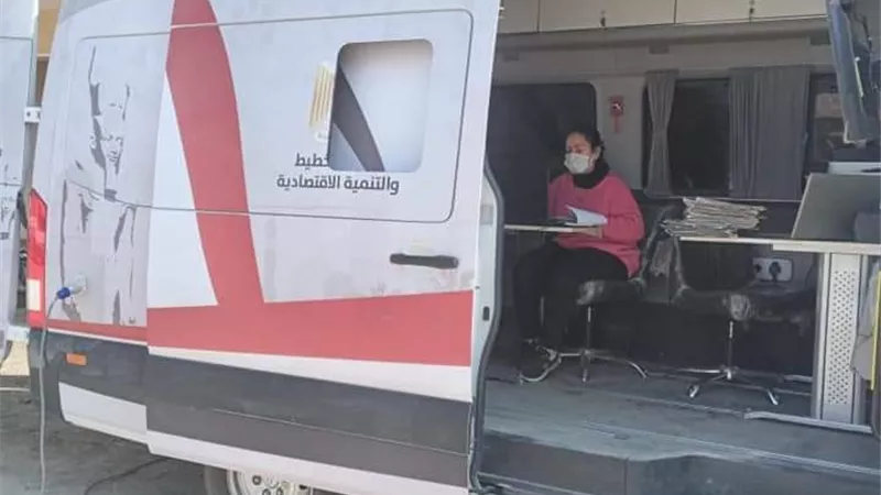 متابعة العمل بالمركز التكنولوجي المتنقل باهناسيا