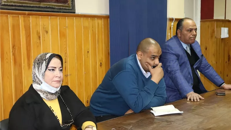 مدير تعليم القاهرة يطالب مديري الإدارات بانضباط الطلاب والمعلمين طوال التيرم التاني