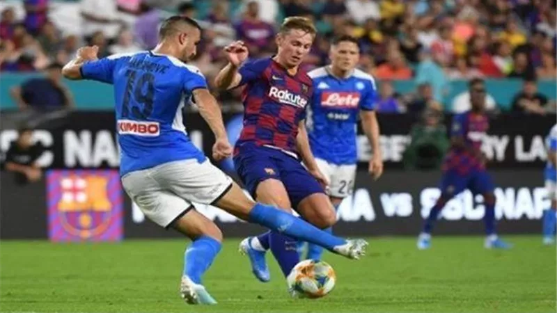 برشلونة يتعادل مع نابولى فى 