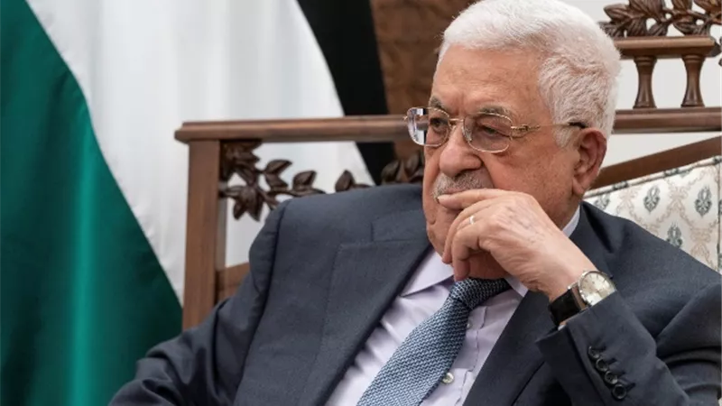 عباس يطالب بوقف ممارسات إسرائيل لتقويض حل الدولتين