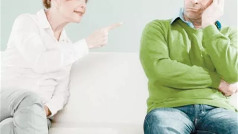 خبراء الاجتماع والنفس: كثرة الانتقاد بين الأزواج يهدد الحياة الأسرية