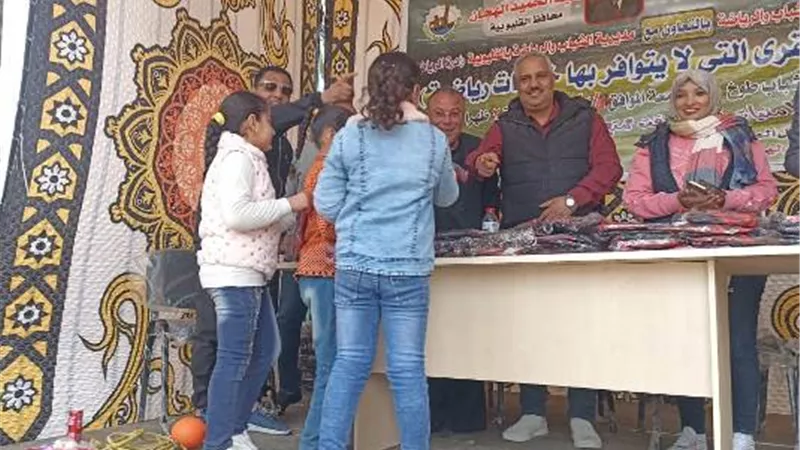 الصبروط يتابع المهرجان الرياضى باكياد دجوى و القوافل بالقرى المحرومة من الخدمات