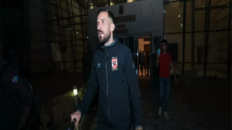 وصول بعثة الأهلى لمطار القاهرة بعد التعادل مع الهلال فى دوري أبطال أفريقيا