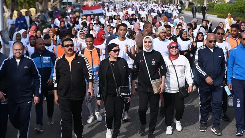فتيات الصعيد في ماراثون للمشي بالمهرجان المتكامل لمراكز شباب مصر بالأقصر