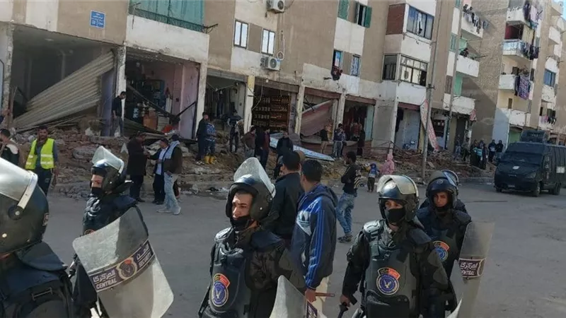 جهاز مدينة بدر يشن حملة مكبرة لضبط مخالفات تغيير النشاط وإزالة الإعلانات المخالفة بالحي الأول