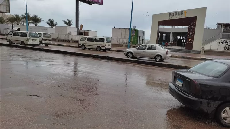 نوة الفيضة الصغري تضرب الاسكندرية