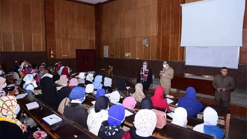 انتظام العملية الدراسية بجامعة سوهاج في أول ايام الفصل الدراسي الثاني