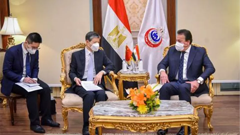 عبدالغفار يبحث مع السفير الصيني سبل تعزيز التعاون فى القطاع الصحي