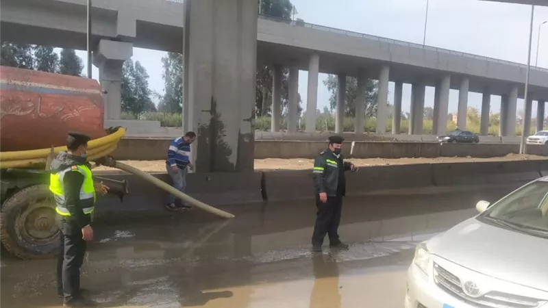 بسبب سقوط الأمطار.. روشته من المرور للقيادة الأمنة