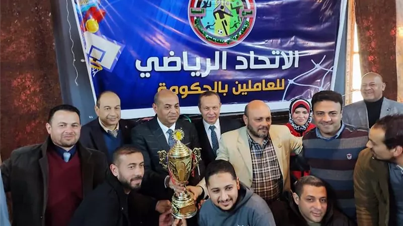 تكريم اللجنة الرياضية بالتربية والتعليم بالمنيا لحصولها على المركز الأول في كرة القدم و الكرة الطائرة