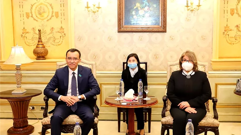 وفد برلماني من جمهورية كازاخستان يصل القاهرة توطيداً للعلاقات البرلمانية بين البلدين