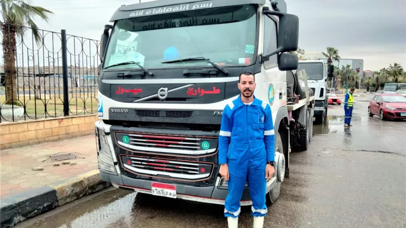 إستمرار جهود شركة مياه القناة فى سحب مياه الأمطار بمحافظات القناة الثلاثة