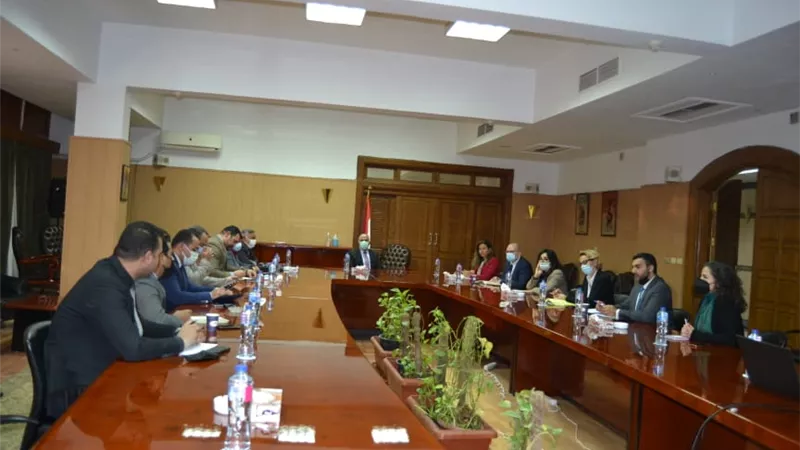 وزير الرى يبحث مع وفد البنك الدولى فرص التعاون في مجالي التخفيف والتأقلم مع التغيرات المناخية