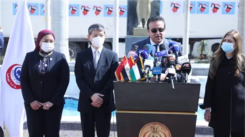 وزير الصحة: التعاون الصيني أثمر عن إنتاج مصر لـ30 مليون جرعة من لقاح كورونا محليًّا