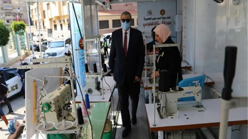 وزير القوى العاملة يوجه بمنح اوائل المتدربين 