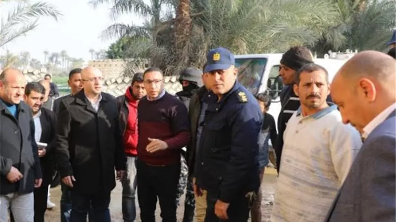 محافظ بني سويف يواصل متابعته لقرية سنور