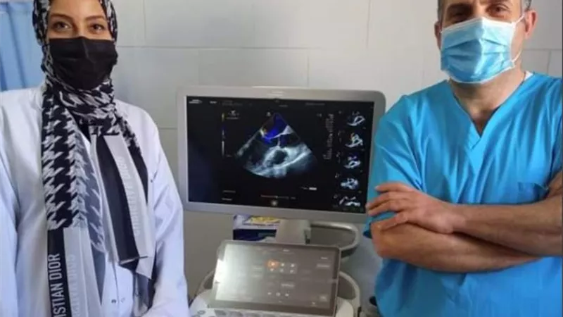 لأول مره إجراء موجات فوق صوتية لقلب مريض عن طريق المرئ