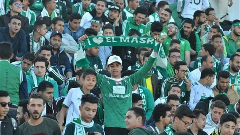 احتفال جماهير المصرى بالفوز على مازيمبى واعتلاء الصدارة.. فيديو