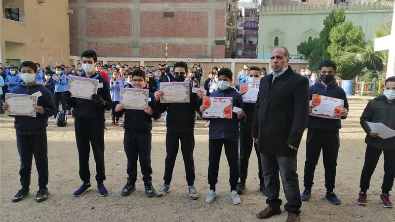 تكريم الأوائل بمدرسة الشهيد سامح فؤاد الإعدادية بنين بالسويس