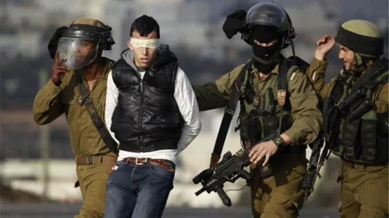 الاحتلال الإسرائيلي تعتقل 24 فلسطينيا من محافظتي رام الله والخليل