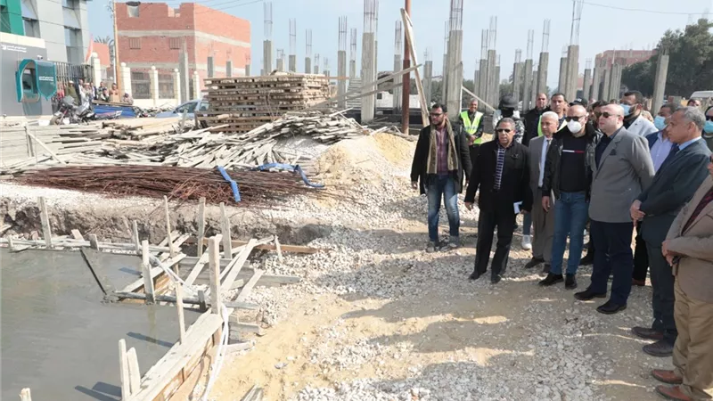 محافظ بني سويف يتفقد مشروعات