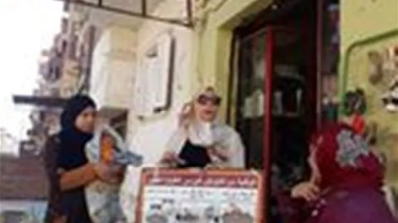 توعية إرشادية عن طرق الذبح الآمن للطيور بالإسماعيلية..صور