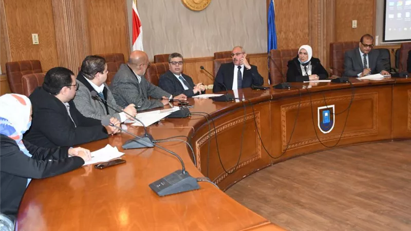 ميكنة واختبارات الكترونية في مبادرة الطالب الرقمي بجامعة القناة