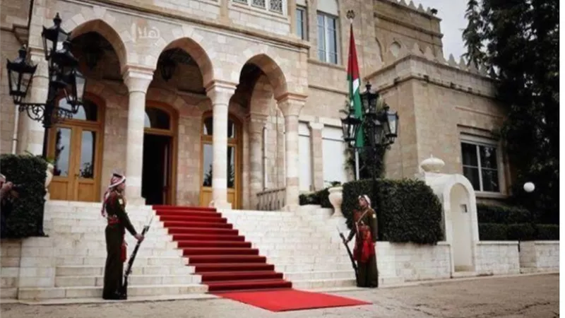 الديوان الملكي الهاشمي في بيان له: ربط حسابات الملك بالمال العام افتراء