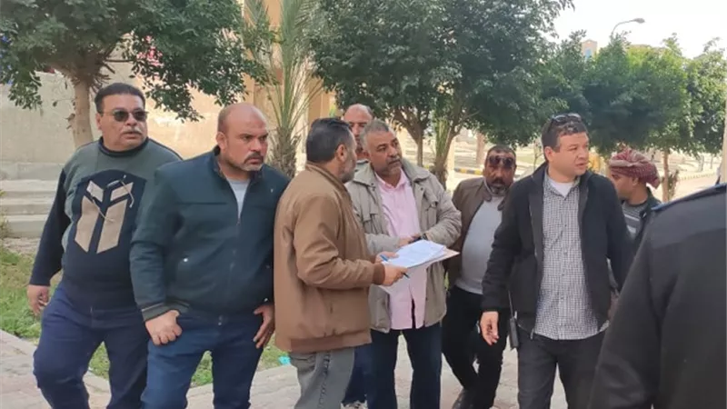 جهاز العبور: تشميع حضانة وورشة و5 مخازن و8 مكاتب بمعاونة شرطة التعمير والمرافق