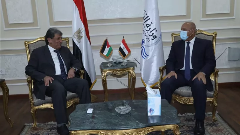 وزير النقل يبحث مع نظيره الاردنى التعاون المشترك في مجال السكك الحديدية والنقل البحري
