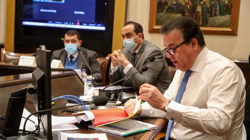 عبد الغفار يوجه بتكريم الفرق الطبية والعاملين بقطاعات الوزارة تقديراً لمجهوداتهم