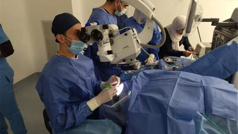نجاح أول عملية جراحية شبكية وجسم زجاجى لسيدة مسنة بأحرار الزقازيق