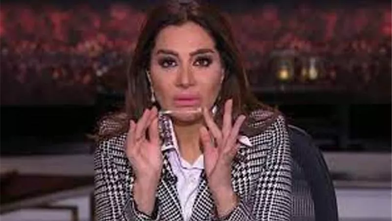 بسمة وهبة تفتح النار على إبراهيم عيسى: انت مش وصي علينا.. والأزهر مرجعيتنا