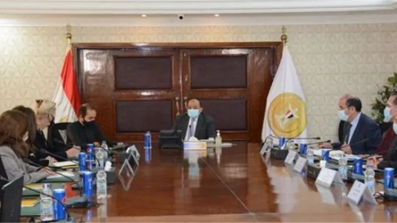 شعراوى: الحكومة تسعى للحد من الزيادة السكانية ليشعر المواطن بجهود التنمية