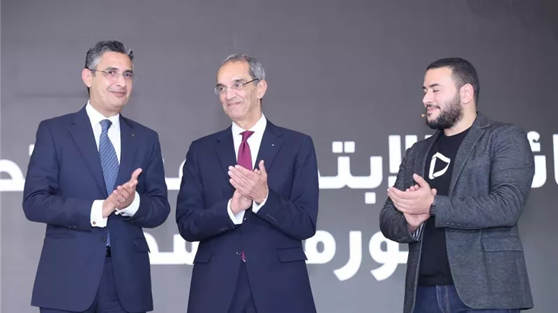 وزير الاتصالات يشهد فعاليات إطلاق البريد تطبيق
