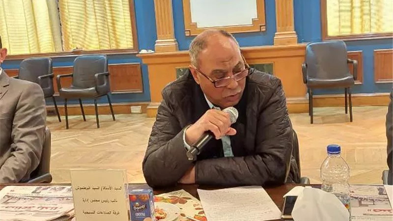 نائب رئيس غرفة الصناعات النسيجية يطالب بدعم الصناعات الخاصة بالبتروكيماويات
