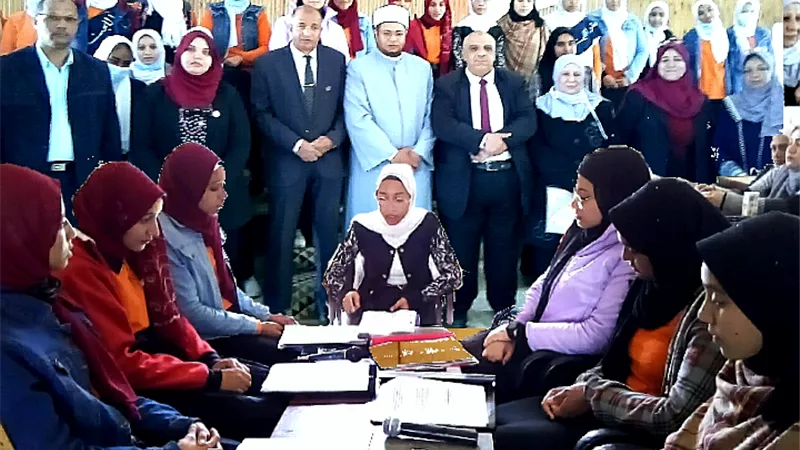 زواج الأقارب بين مؤيد ومعارض فى ندوة تثقيفية بمركز الداخلة