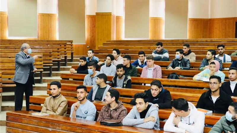 رئيس جامعة الدلتا التكنولوجية: الإلتزام بالخطط الدراسية والمحاضرات للفصل الدراسى الثانى