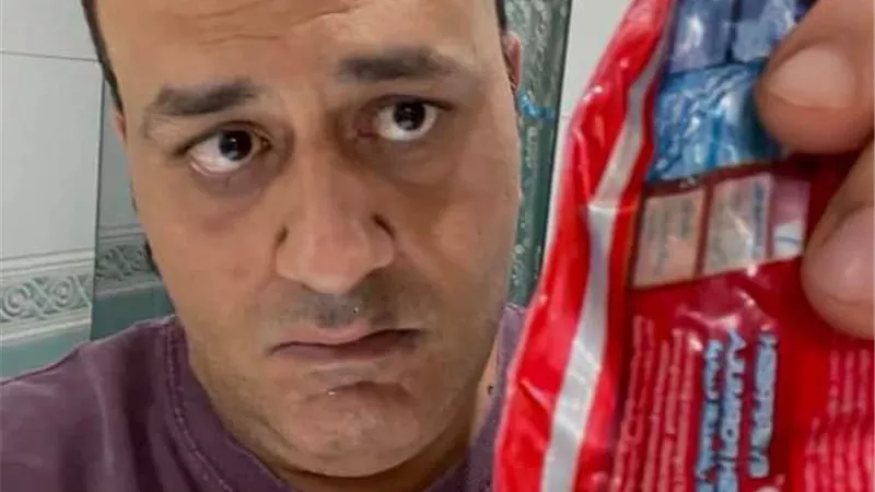 خالد سرحان يقدم معجون أسنانه للجمهور!