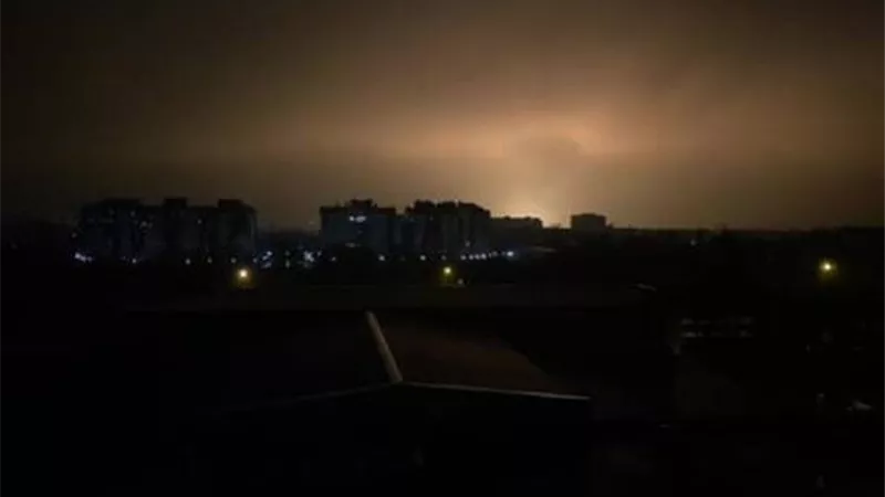 البرلمان الأوكراني يوافق على فرض الطواريء عدا منطقتي دونيتسك ولوجانسك