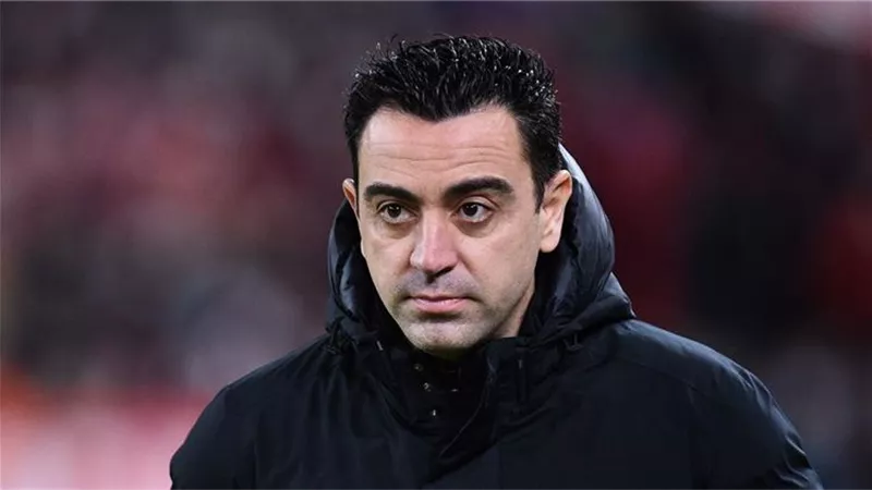 تشافى يعلن قائمة برشلونة لمواجهة نابولي في الدوري الأوروبي