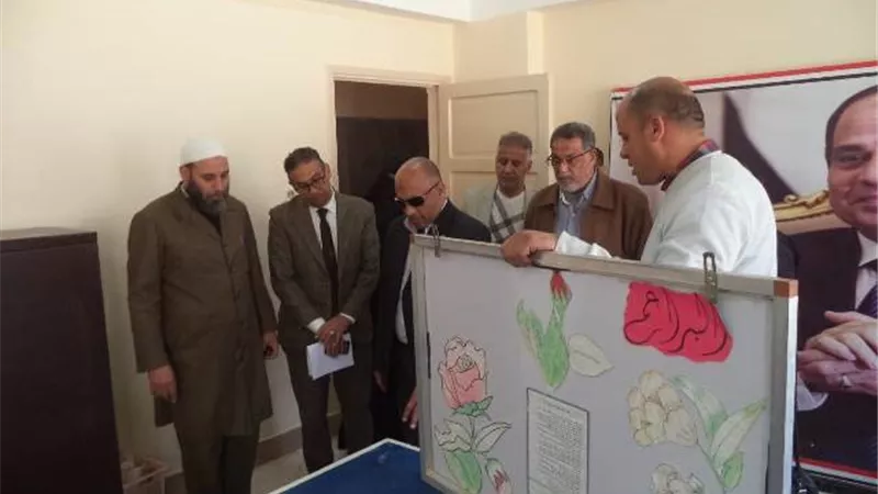 مدير تعليم مطروح يتابع مسار العملية التعليمية بمدرسة الأمل للصم وضعاف السمع