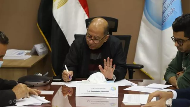 اجتماعا لمناقشة وضع الغابات الشجرية وطرحها على مستثمرين بأسيوط