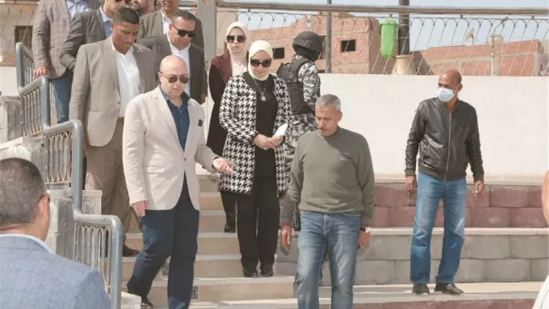 أهالي بني سويف سعداء بتطوير الكورنيش والممشي السياحي