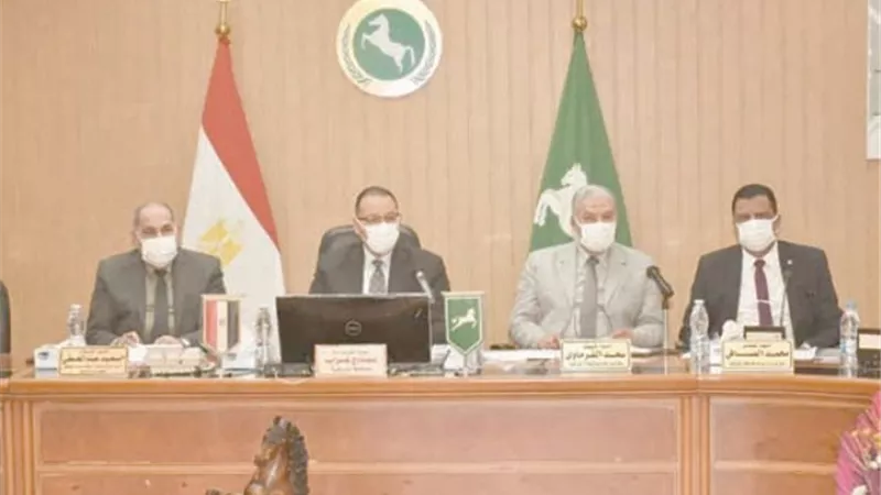 محافظ الشرقية: جدول زمني للقضاء على مشكلة انقطاع المياه بالإسماعيلية الصناعية