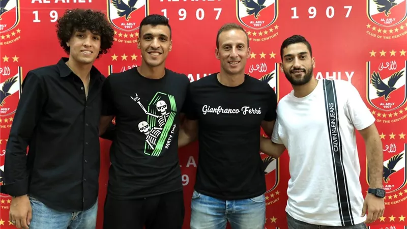 الأهلي يعلن إعارة الثنائى ميدو وبيسو للتشيك وسلوفاكيا